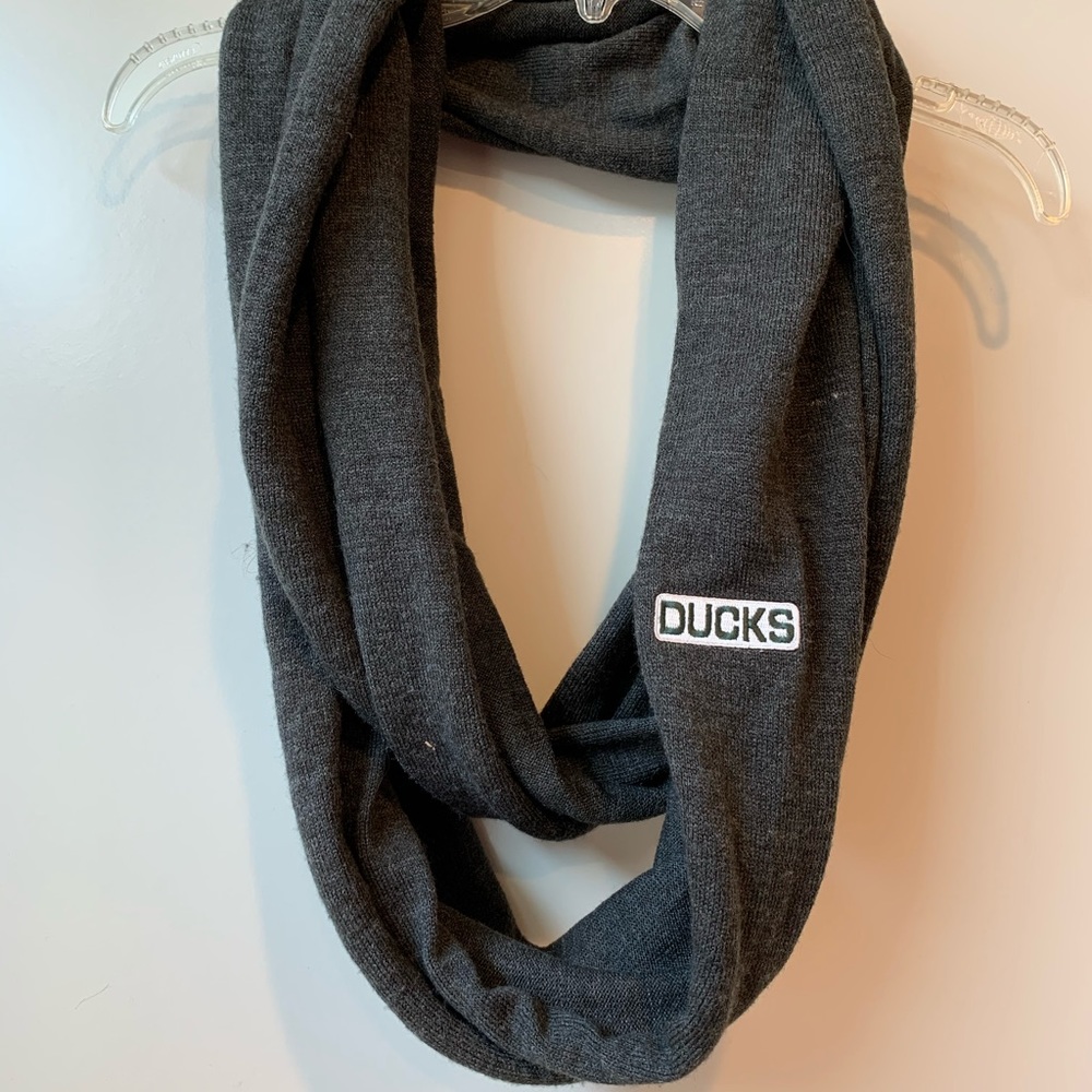 UO Oregon Ducks Grey Infiniti Scarf
